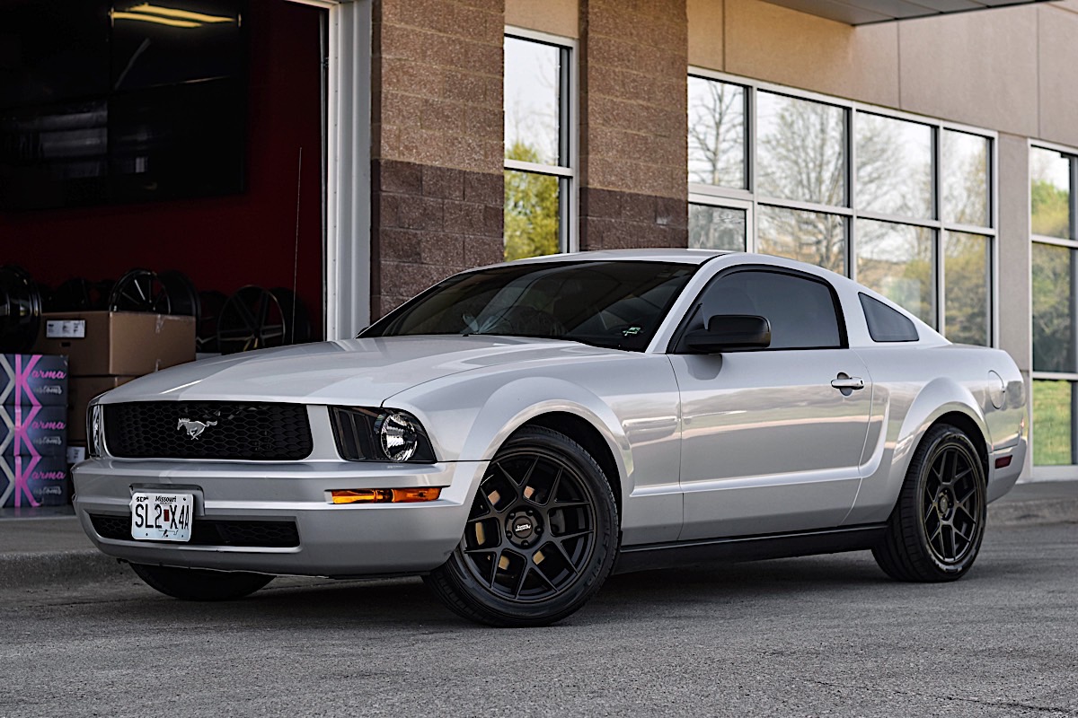 Ford Mustang with American Racing AR913 Apex